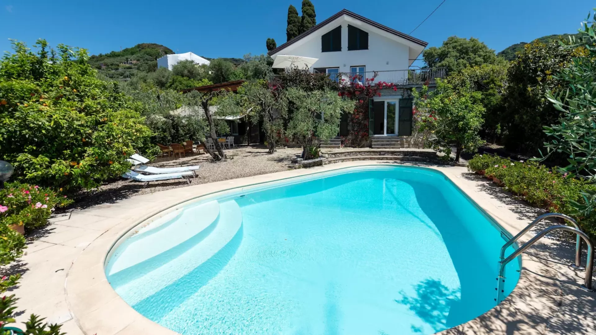 Villa Lemon & Olive Escape